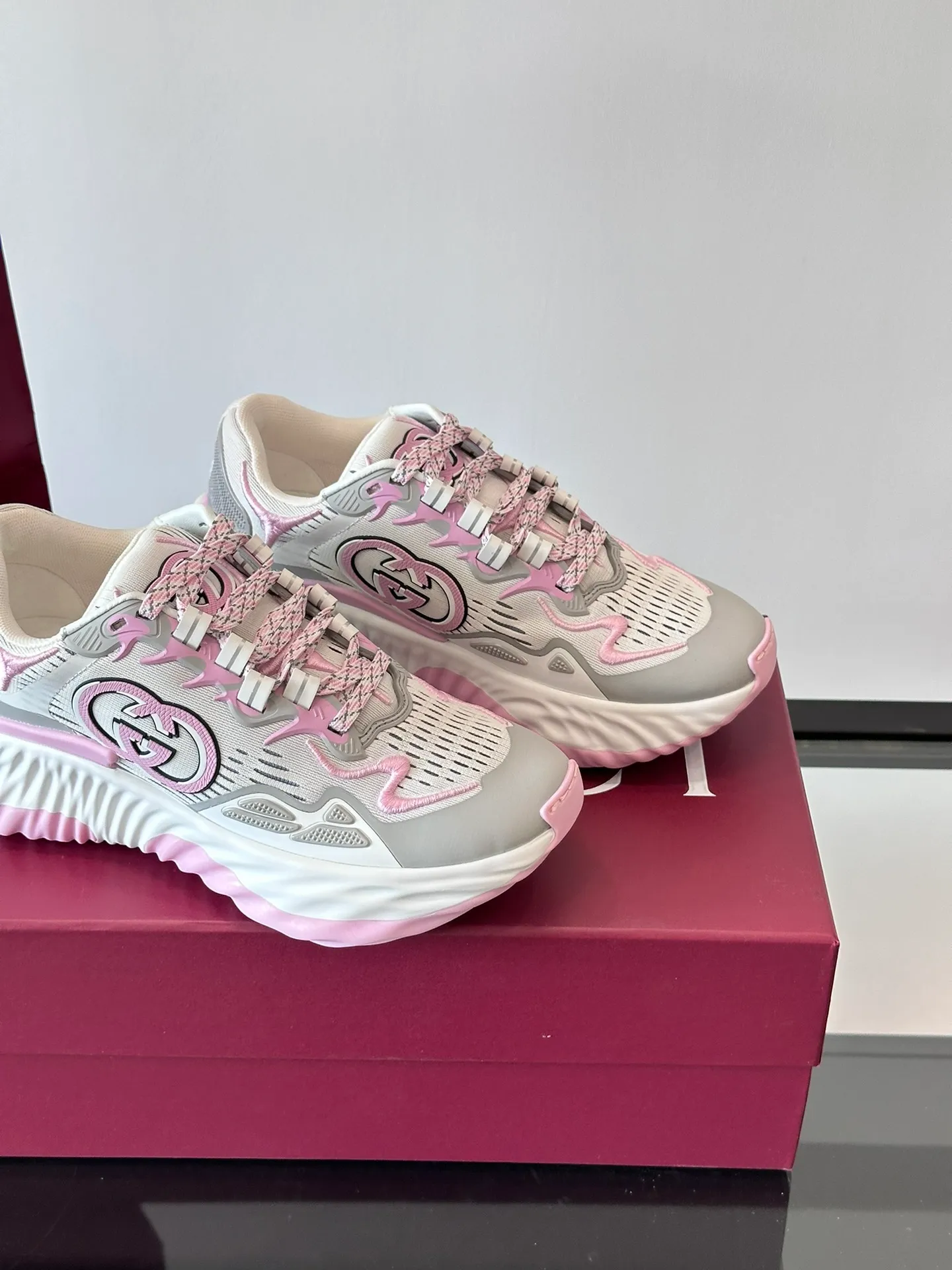 Men's Men's Shoes💰p760 "Gucc*" Ri Men's Men's Shoes💰p Men's Men's Shoes💰ple Series 2024ss👫Couple Style Casual Sports Shoes, buy the original and accurately reproduce it! Restore the quality of details, Gucci Ri men's shoes 💰p men's shoes 💰ple series sports shoes are made with innovative stitching technology to create a flowing texture like water. The leather design is paired with three-dimensional interlocking Double G leather patches and Gucci letter metal accessories, creating a free flowing texture of the entire shoe with a 3D effect. A classic and versatile piece that feels super comfortable on your feet! Male 39-44 Female 35-39